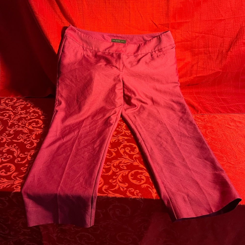 The Limited-Pink crop style pants